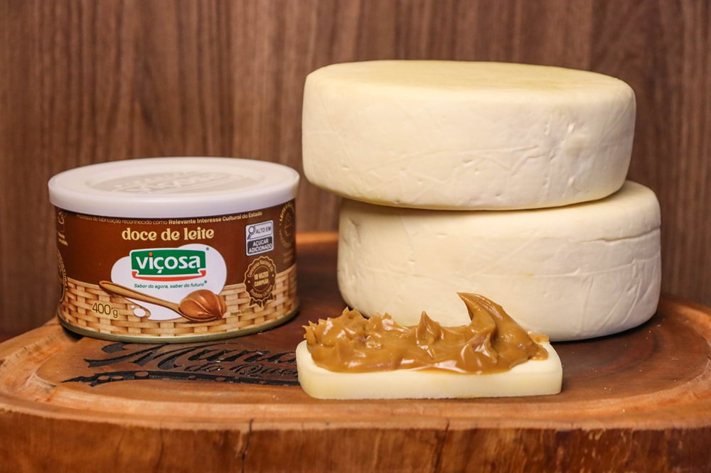 KIT 2 QUEIJO CANASTRA (700G CADA) E 1 DOCE DE LEITE VIÇOSA CREMOSO (400G)