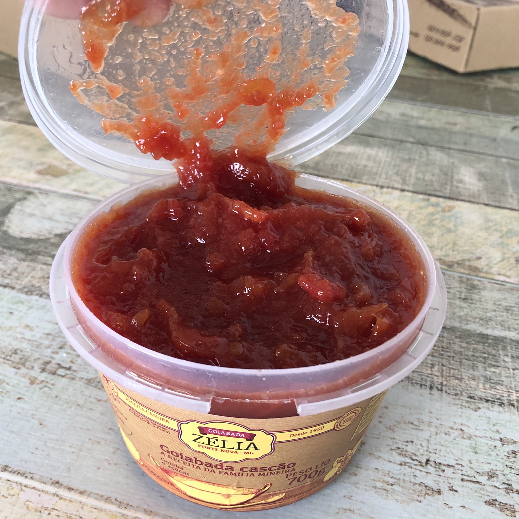 KIT DELICIAS DA CANASTRA - 1 PAÇOCA DE AMENDOIM EM BARRA + 1 REQUEIJÃO EM BARRA + GOIABADA CASCÃO ZÉLIA CREMOSA 10