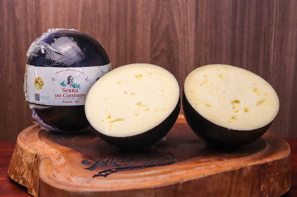 QUEIJO OVO NEGRO SERRA DO CONDADO PREMIADO OURO - 900G 