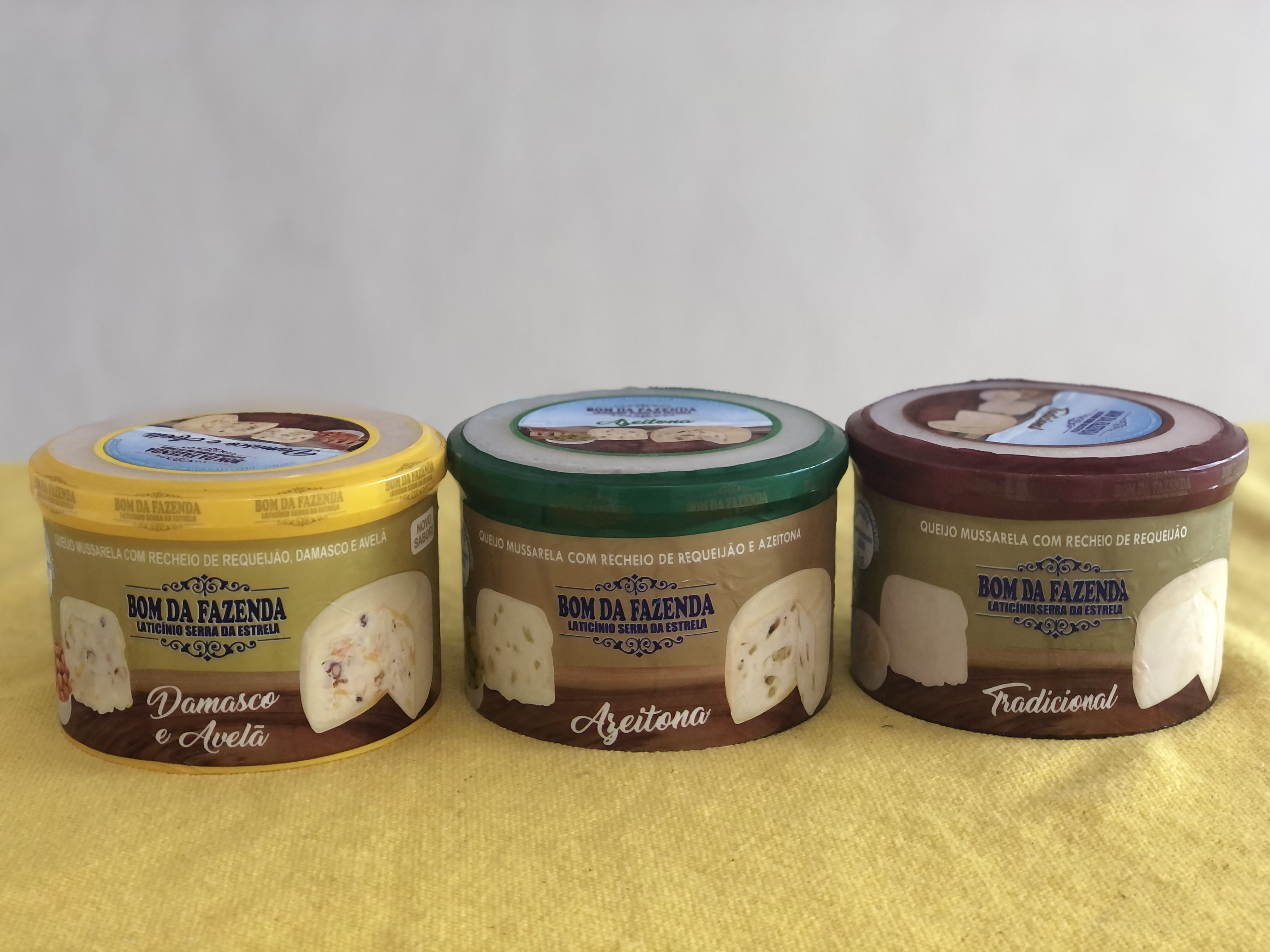 KIT 3 QUEIJOS RECHEADOS BOM DA FAZENDA ESPECIAIS - (DAMASCO COM AVELÃ, REQUEIJÃO, AZEITONA) - 600 G CADA 4