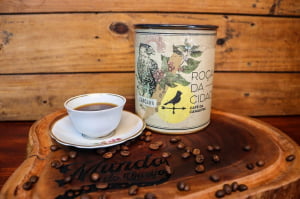 CAFÉ ESPECIAL EM GRÃOS DA CANASTRA ROÇA DA CIDADE - MERGULHÃO 300G