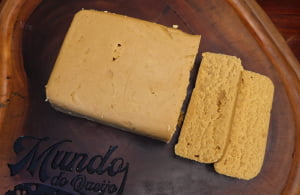 DOCE DE LEITE EM BARRA MUNDO DO QUEIJO 400G