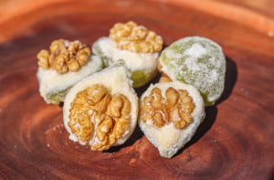 FRUTAS CRISTALIZADAS ARTESANAIS - FIGO COM DOCE DE LEITE E NOZES 200G