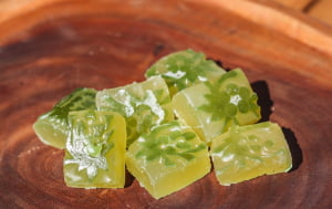 FRUTAS CRISTALIZADAS ARTESANAIS - MAMAO BORDADO 200GR