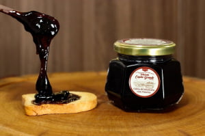 GELEIA DE JABUTICABA COM PIMENTA CAPÃO GRANDE 240G