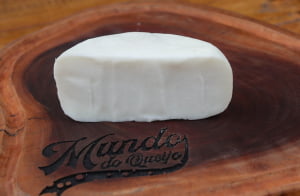 QUEIJO COLONIAL DE LEITE DE CABRA METADE 350G