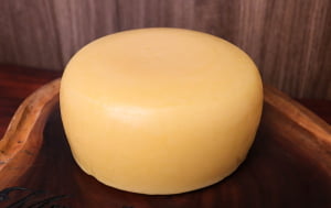 QUEIJO COLONIAL MATURADO 1KG