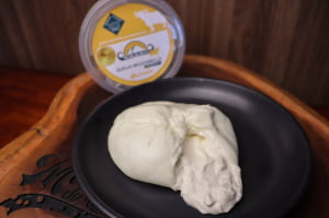 BURRATA DE BÚFALA PÉROLA DA SERRA PREMIADA OURO 165G