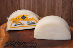 QUEIJO MEIA CURA DE BÚFALA PREMIADO OURO 400G