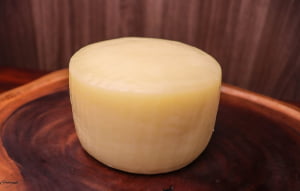 QUEIJO GOA - PARMESÃO DA MANTIQUEIRA MEDALHA SUPER OURO 500G