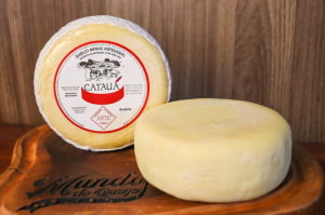 QUEIJO MINAS MEIA CURA CATAUÁ PREMIADO OURO 600G