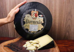 QUEIJO PARMESÃO NOVA ALEMANHA CUNHA 250G