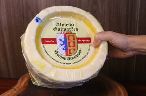 PANELA DE PARMESÃO ALMEIDA GUIMARÃES 3kg