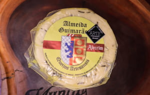 QUEIJO MANTIQUEIRA ALECRIM ALMEIDA GUIMARÃES 500G