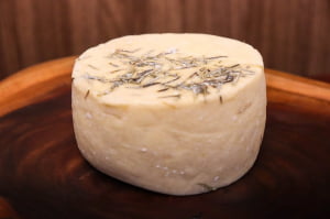 QUEIJO MANTIQUEIRA ALECRIM ALMEIDA GUIMARÃES 500G