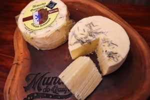 QUEIJO MANTIQUEIRA ALECRIM ALMEIDA GUIMARÃES 500G