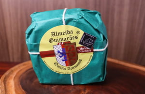 QUEIJO MANTIQUEIRA HORTELÃ DEFUMADO ALMEIDA GUIMARÃES 500G