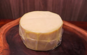 QUEIJO MANTIQUEIRA TRADICIONAL ALMEIDA GUIMARÃES PREMIADO 500G