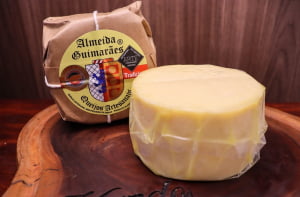 QUEIJO MANTIQUEIRA TRADICIONAL ALMEIDA GUIMARÃES PREMIADO 500G