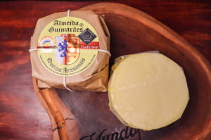 QUEIJO MANTIQUEIRA TRADICIONAL ALMEIDA GUIMARÃES PREMIADO 500G