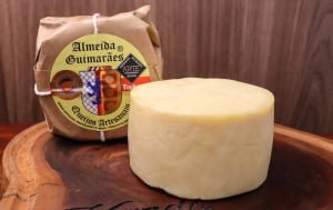 QUEIJO MANTIQUEIRA TRADICIONAL ALMEIDA GUIMARÃES PREMIADO 500G