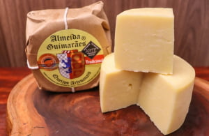 QUEIJO MANTIQUEIRA TRADICIONAL ALMEIDA GUIMARÃES PREMIADO 500G