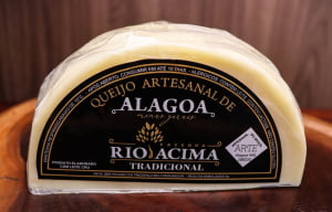 QUEIJO PARMESÃO ALAGOA TRADICIONAL PREMIADO OURO - MEIA PEÇA 500G