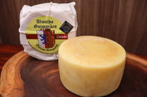 QUEIJO PARMESÃO CURADO ALMEIDA GUIMARÃES PREMIADO 450G