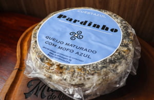 QUEIJO CUESTA AZUL PARDINHO PEÇA INTEIRA PREMIADO OURO 1,2KG