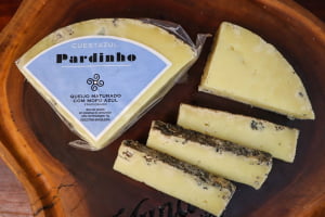 QUEIJO CUESTA AZUL PARDINHO PREMIADO OURO PEDAÇO 150G