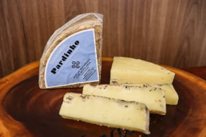 QUEIJO CUESTA AZUL PARDINHO PREMIADO OURO PEDAÇO 300G