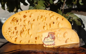 QUEIJO EMMENTAL NOVA ALEMANHA - PEDAÇO 500G