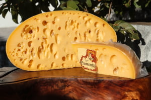 QUEIJO EMMENTAL NOVA ALEMANHA - PEDAÇO 500G