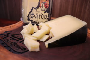 QUEIJO SARDO MATURADO 250G