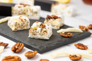 TORRONE ARTESANAL DE LIMÃO SICILIANO E NOZ PECAN 50G